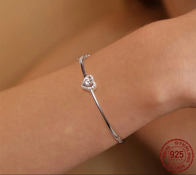 0.5CT Moissanite Hollow Heart Bracelet in 925 Silver