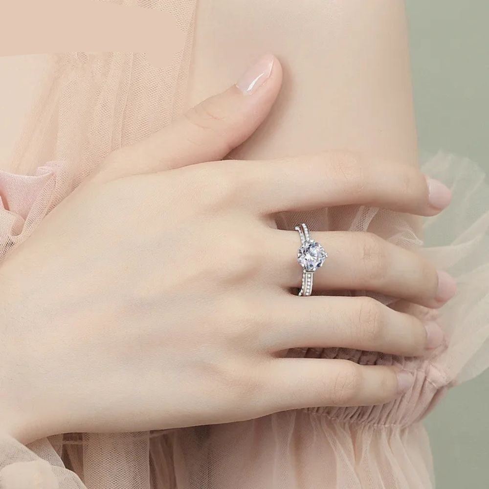 S925 Silver Knot Ring with 1ct Moissanite and