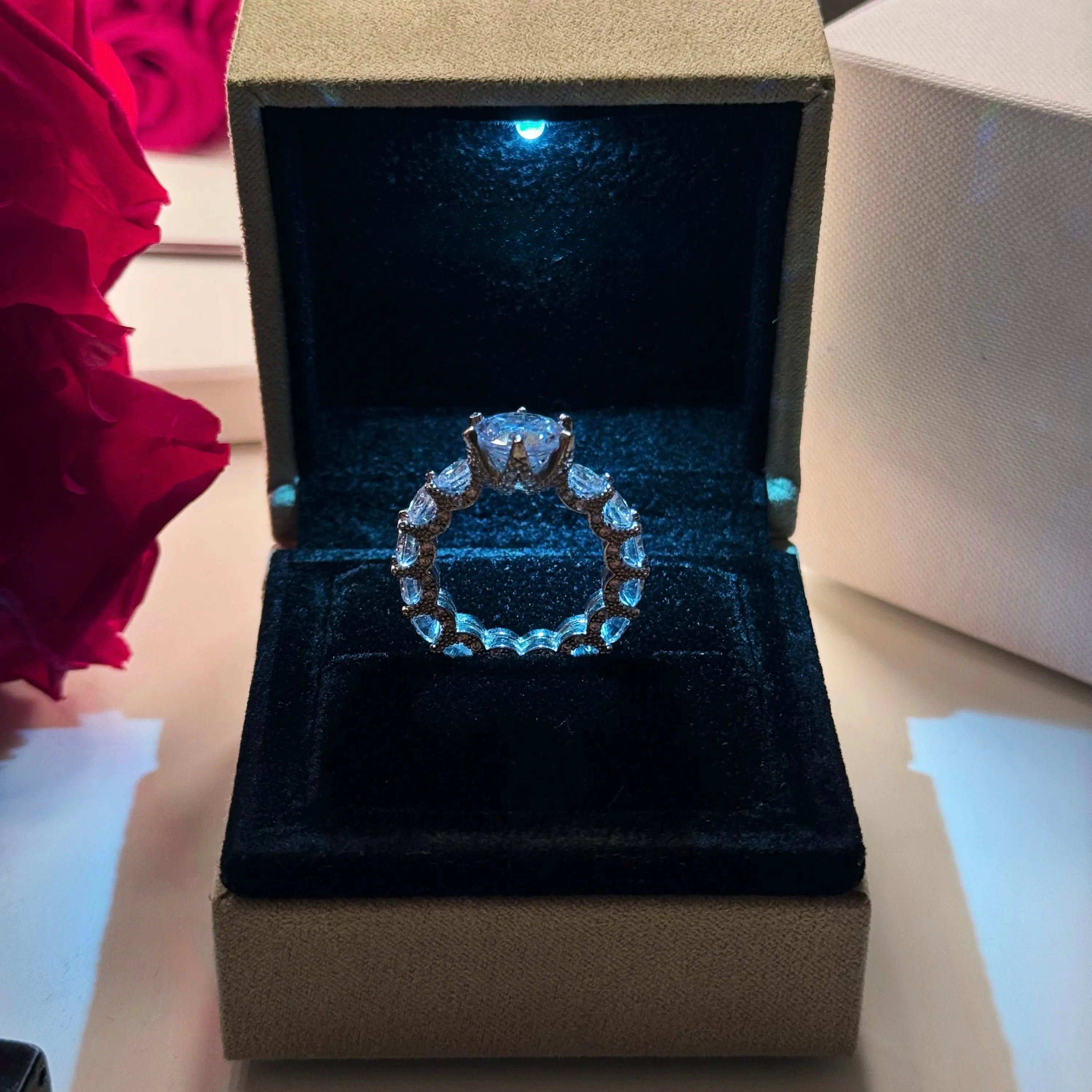 Luxury Ring in 925 Sterling Silver and 18K Gold