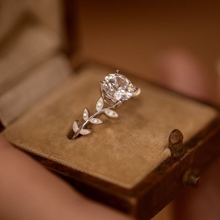 1CT Moissanite Leaf Ring in 925 Silver
