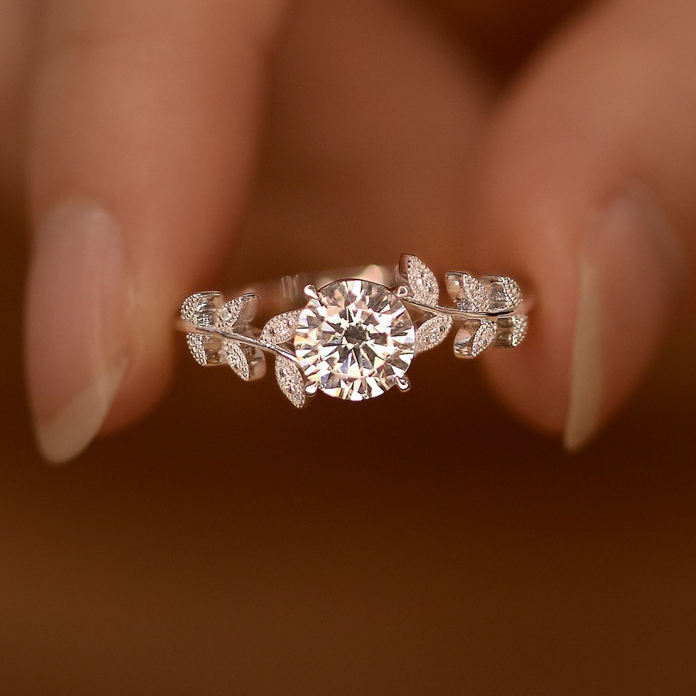 1CT Moissanite Leaf Ring in 925 Silver