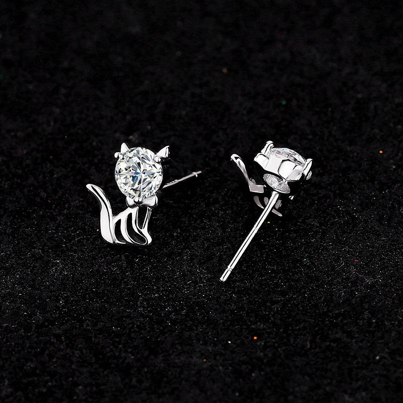Personalized Cat Earrings in 925 Silver with Moissanite