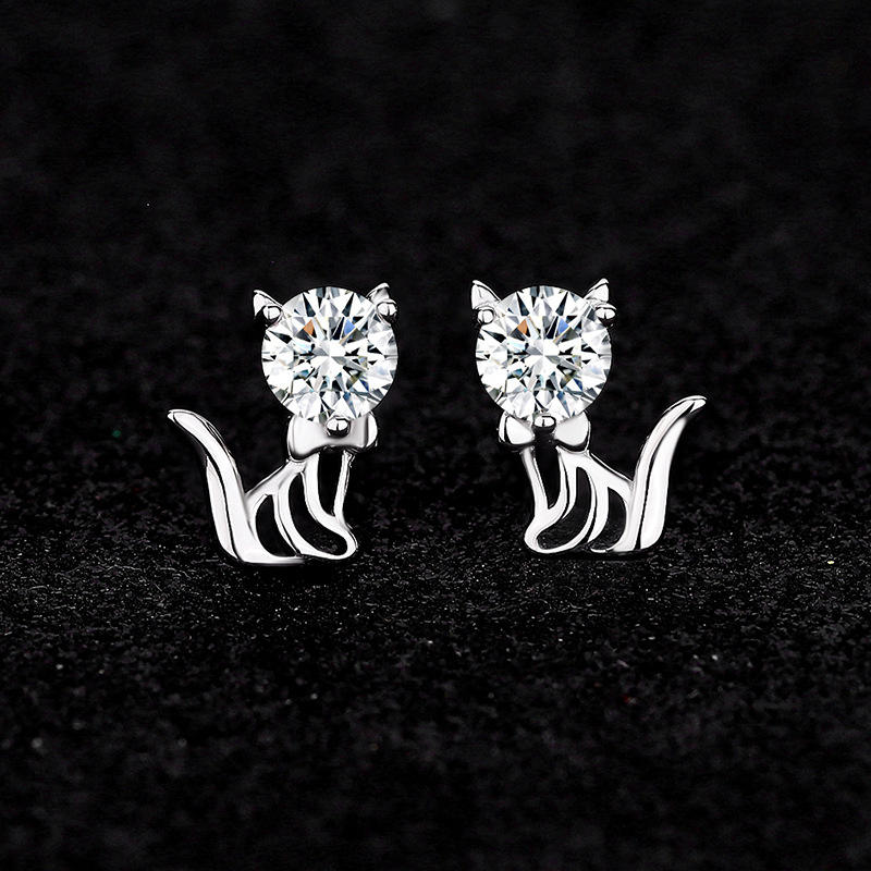 Personalized Cat Earrings in 925 Silver with Moissanite