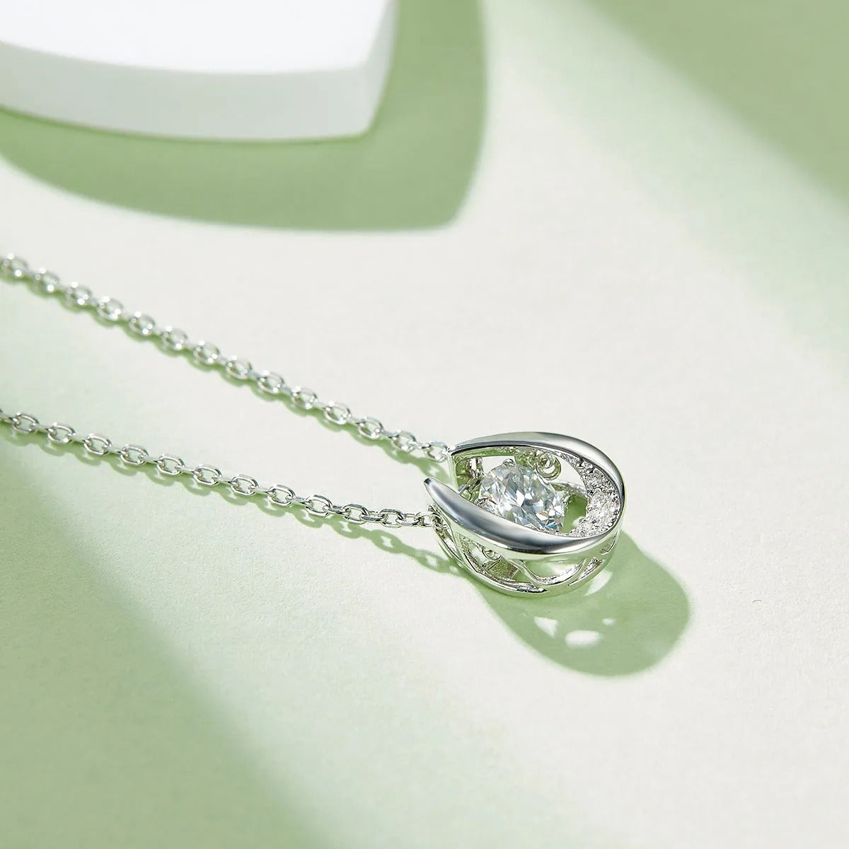 18K Gold Plated S925 Silver Necklace with 1.0CT Inlaid Moissanite